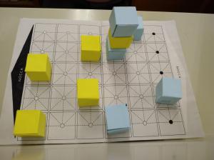工作で作る予定のノッカノッカゲーム（ボードゲーム）で遊んでいる途中の写真