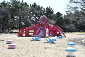 タコの形をした遊具