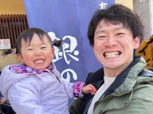 笑顔の親子