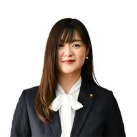 中岡　佐織議員