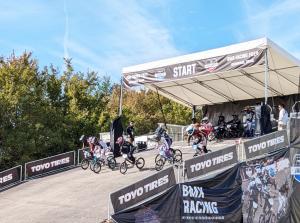 BMXのレースの写真