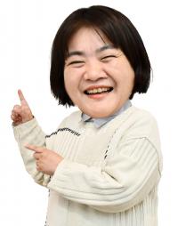 女性学芸員の写真