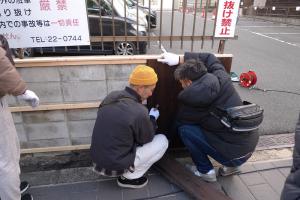 板塀プロジェクトの作業の様子