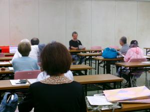 詩の教室生の発表の様子
