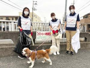 美化活動中の和秀会の写真