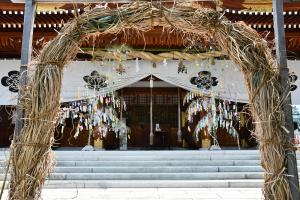 神社内の笹飾り