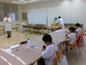 講師の先生が説明しているところ