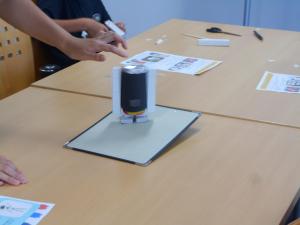 ロボットを動かしている様子