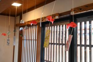 折り紙で作った金魚の形をした風鈴