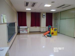 ◆保育室ー遊具や絵本など2