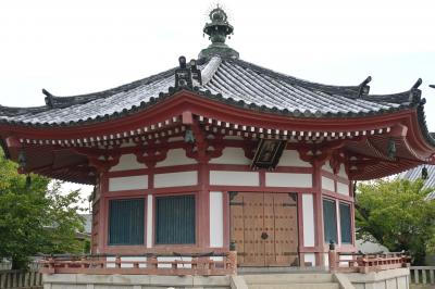 靖霊殿