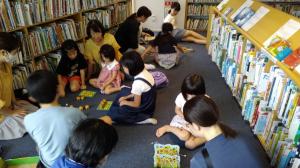 たくさんの方でにぎわっている様子