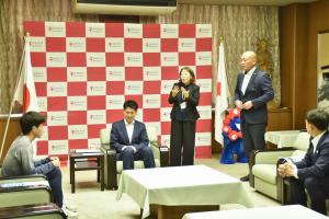 激励する議長