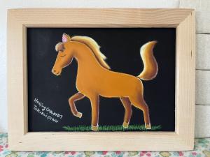 チョークで描かれたうま