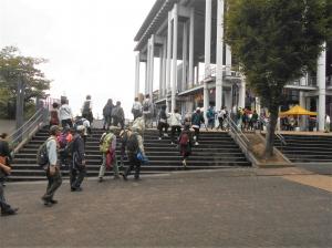 南海浪切ホールに到着