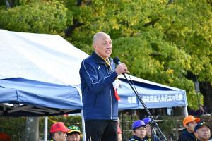 開会のあいさつをする岸和田市スポーツ推進員協議会の大荷会長