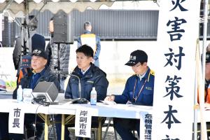 災害対策本部での佐野市長と副市長