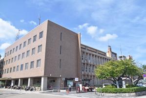 岸和田市役所の外観