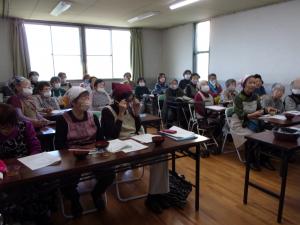 和風サラダちきんとベーコン・ソーセージのポトフを食してます