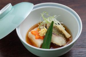 野菜と煮た黒鯛