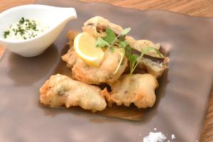 衣をつけて揚げた黒鯛