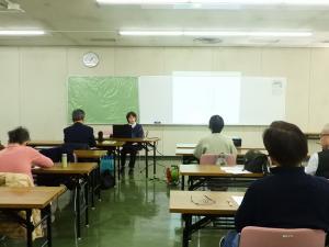 先生がおはなしされている様子