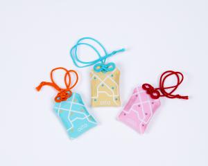 お守り型の専用端末