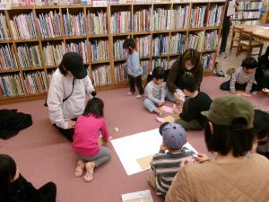 工作に取り組んでいる様子