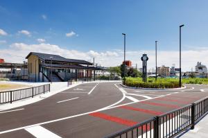 西側改札アクセス道路写真