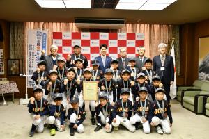 城内クラブとの集合写真