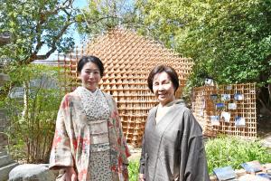 着物姿の女性2人