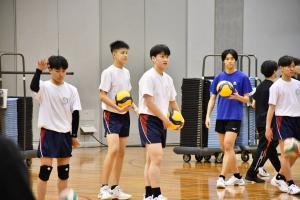 サーブ練習の様子