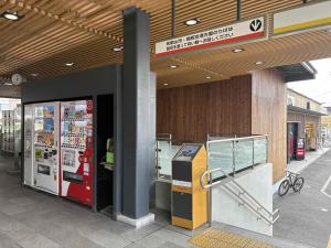 南海春木駅広報箱