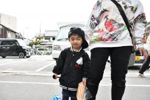 帽子をかぶった男の子