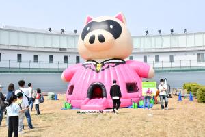 豚のキャラクターのバルーン