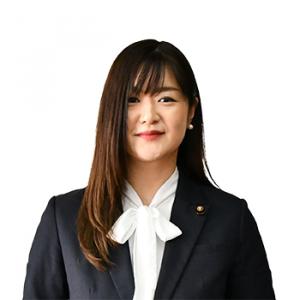 中岡　佐織議員