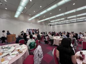 夕食会