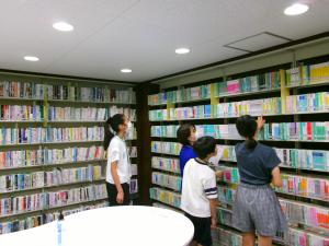 八木図書館での１日図書館員の様子
