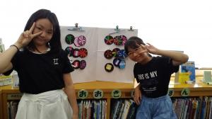 作品と記念写真