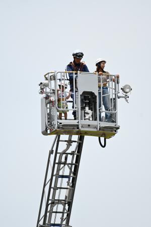 はしご車搭乗体験の様子