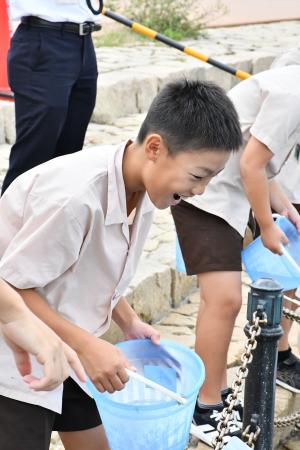 稚魚放流