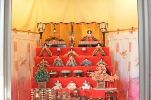 岸城神社の雛飾り