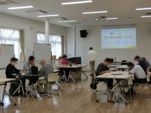 個々の意見を取りまとめている様子