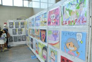 歯にまつわるポスターと書道