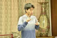 手話を交え自己紹介をする樋口選手