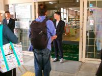 図書館まつり実行委員会委員長の挨拶の様子