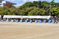 祝市民スポーツカーニバルと一文字ずつ書かれた看板