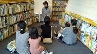 クララさんのおはなし会の様子